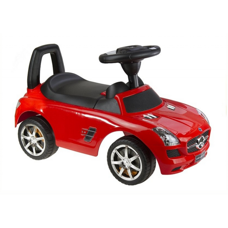 Mercedes Benz Red - Gyerekek tolják végig az autót Mercedes Benz Red - Gyerekek tolják végig az autót