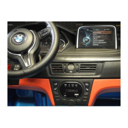 ÚJ BMW X6M kék festés – elektromos hajtás járművön