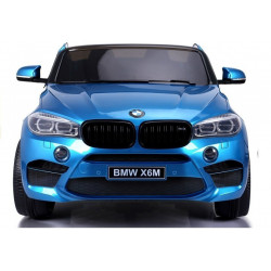 ÚJ BMW X6M kék festés – elektromos hajtás járművön
