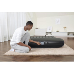 Légmatrac szivattyúval 203 x 152 x 30 cm Bestway 67930