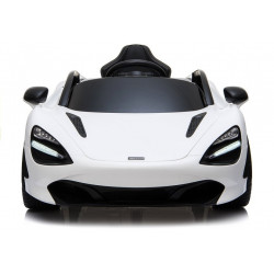 Elektromos utazás McLaren 720S fehér színű