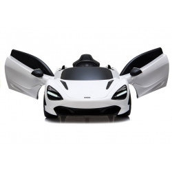 Elektromos utazás McLaren 720S fehér színű