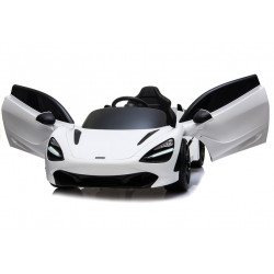 Elektromos utazás McLaren 720S fehér színű