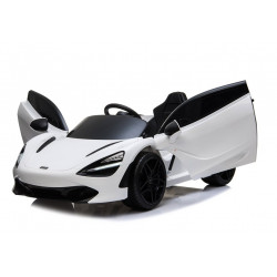 Elektromos utazás McLaren 720S fehér színű