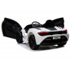 Elektromos utazás McLaren 720S fehér színű