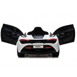 Elektromos utazás McLaren 720S fehér színű