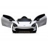 Elektromos utazás McLaren 720S fehér színű