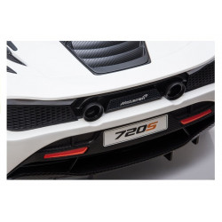 Elektromos utazás McLaren 720S fehér színű