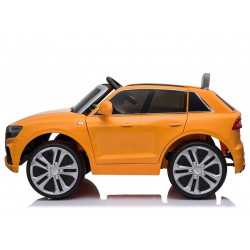 Audi Q8 JJ2066 Electric Ride On Car sárga