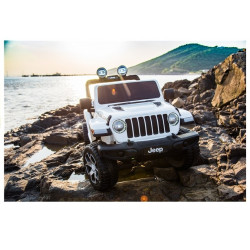 Jeep Wrangler Rubicon White - elektromos utazás autón