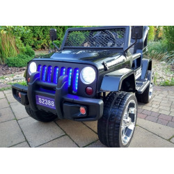 Utazzon az S2388 Jeep Black 4x45 W-os autóval