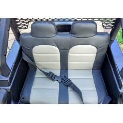 Utazzon az S2388 Jeep Black 4x45 W-os autóval