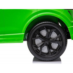Elektromos utazás Audi RS Q8 zölden