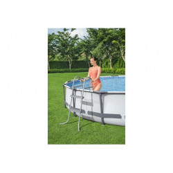 Medencelétra Bestway 58430 84cm