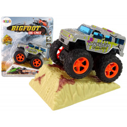 Resorak Monster Truck Pull Back drive Gumi gumiabroncsok Fém karosszéria + Fejlődő rámpa