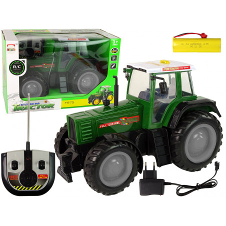 Zöld és fekete R/C távirányítós traktor