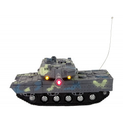 Katonai távirányítós tank Moro lövöldözés hangja