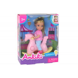 Baba baba gyerekeknek hintaszéken, rózsaszín hintaló